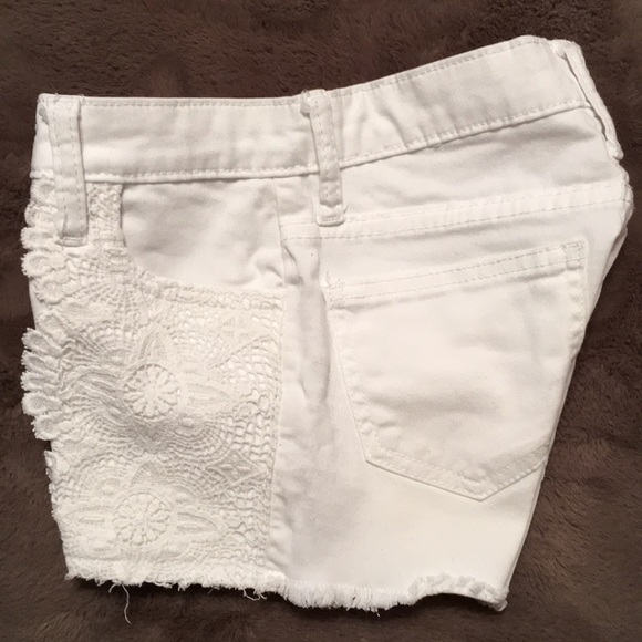 STS Blue Mini White Denim Shorts With Lace Size 00 - Picture 3 of 7